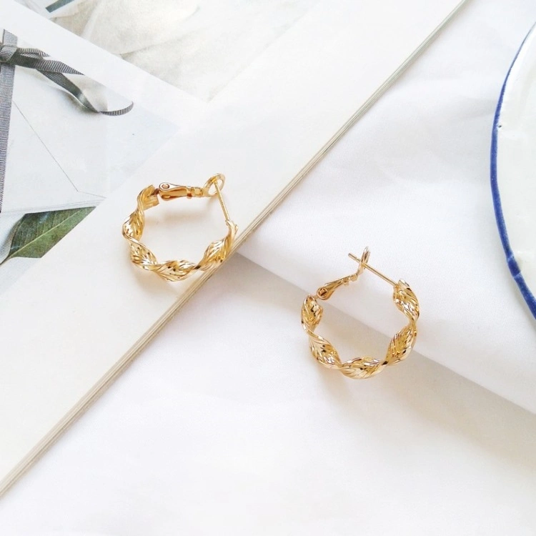 High Quality Charm Jewelry 18K Gold Plated Brass Twisted Circle Hoop Earrings