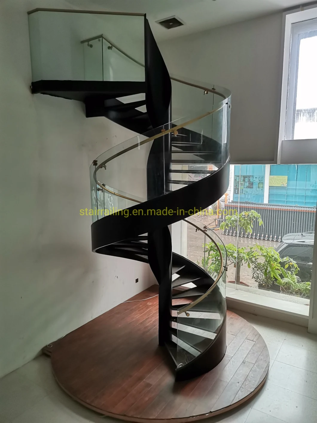 Modern Customized Spiral or Straight Shape Steel Staircase with Glass Railing and LED Illumination