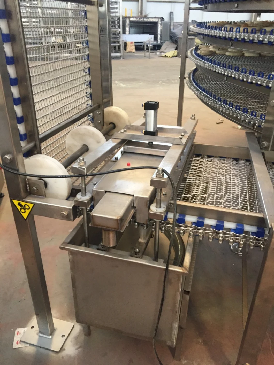 Stainless Steel Bread Spiral Conveyor Cooling Tower for Automatic Bun Loaf Baking Production Line