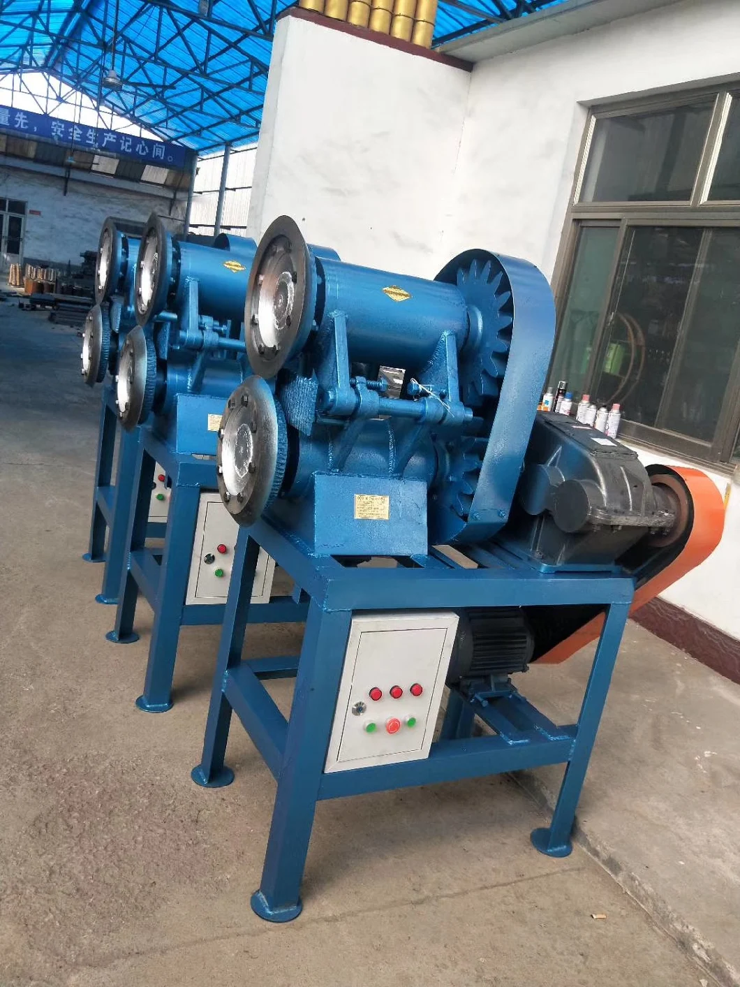 Waste Car Tyre Cutting Machine/Waste Tyre Recycling Line