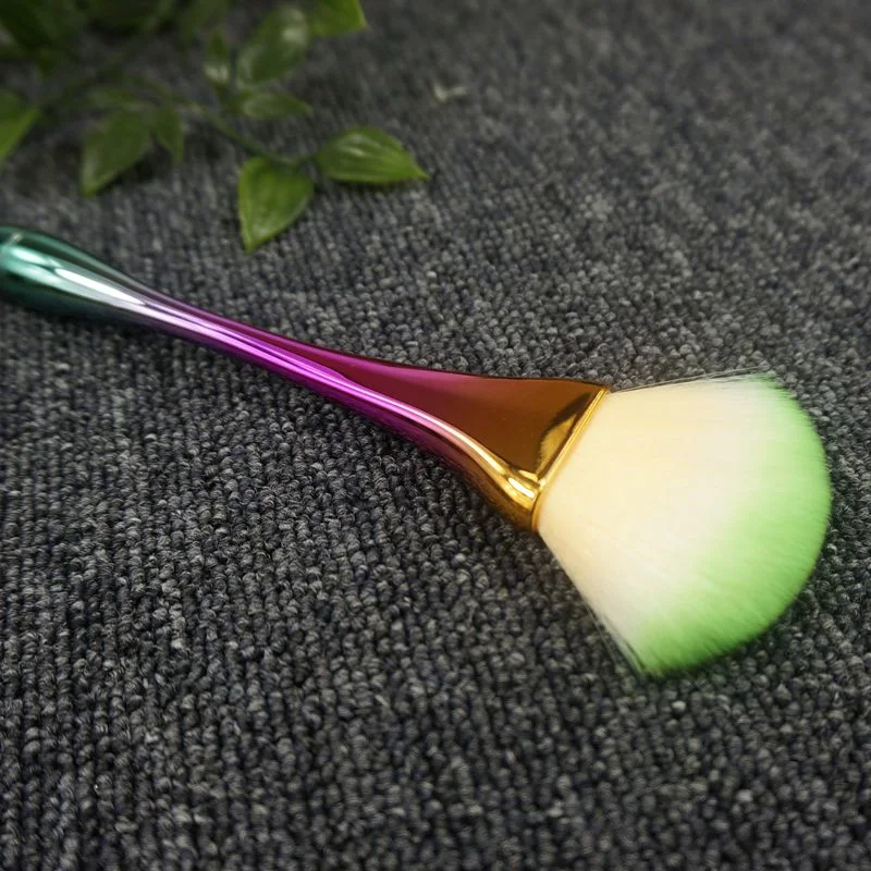 Hot Sales Beauty Cosmetics Face Brush with Colorful Handle