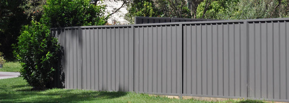 Powder Coated Steel Sheet Fence Panel Residence Security Colorbond Fence Ornamental Fence