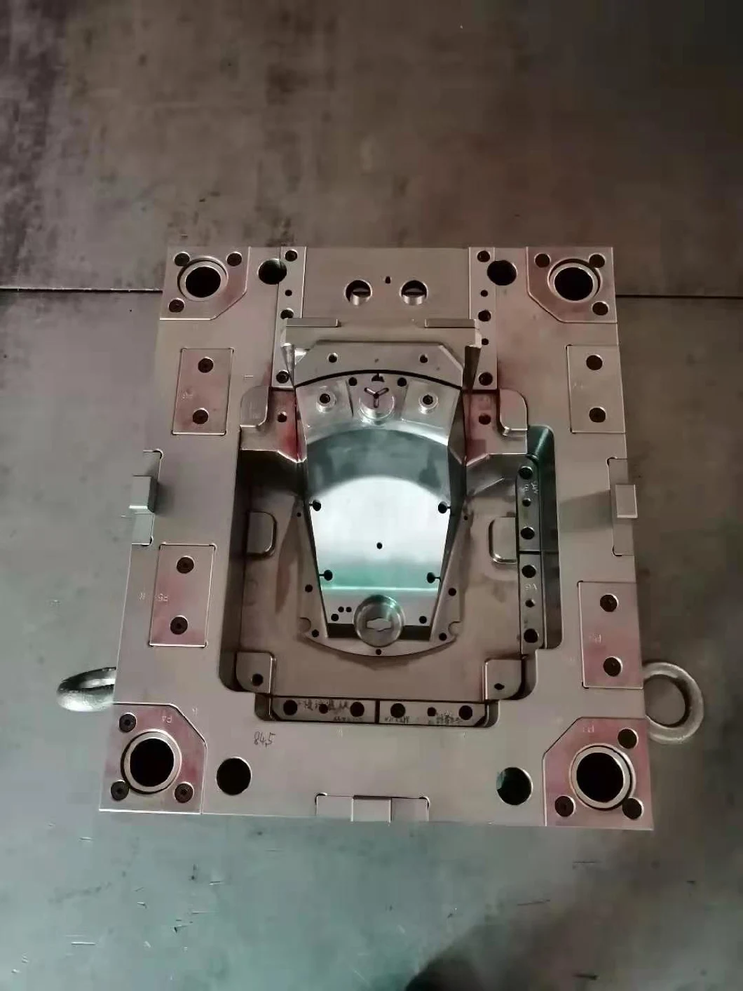 Black Plastic Industrial Injection Mold for PP Material Plastic Parts