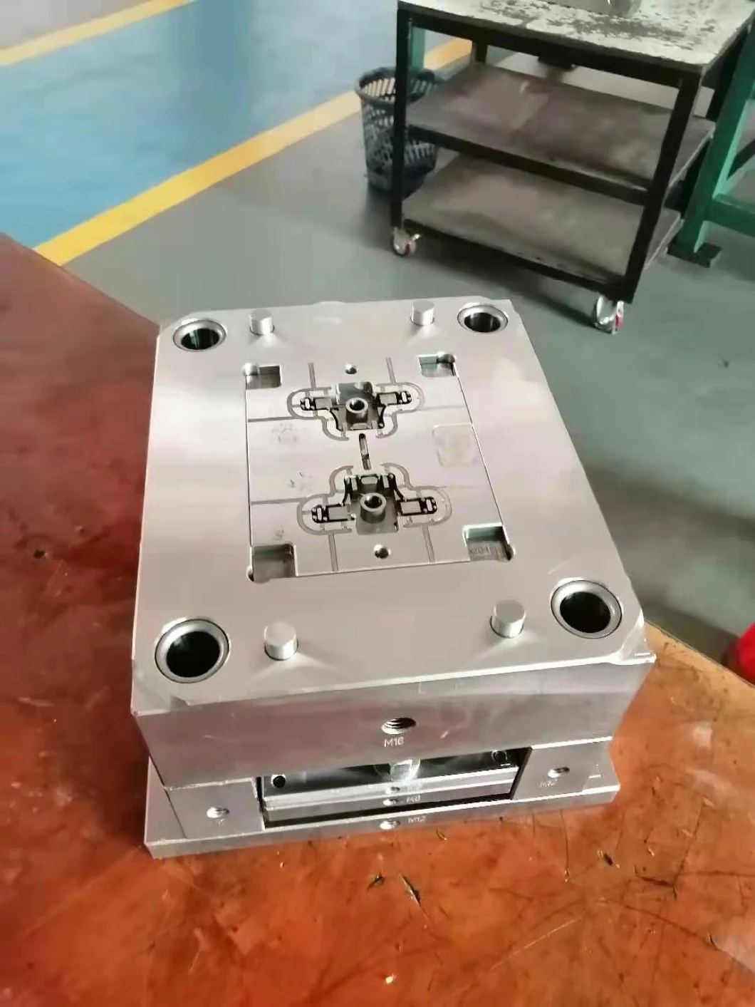 China Injection Manufacturing of Plastic Parts Precision Speaker Injected Mould