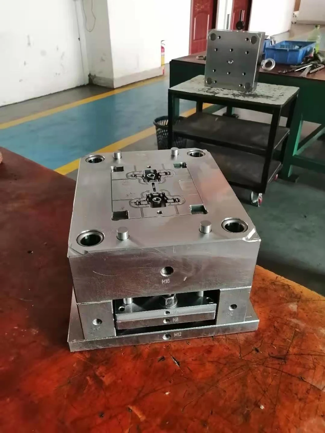 China Injection Manufacturing of Plastic Parts Precision Speaker Injected Mould