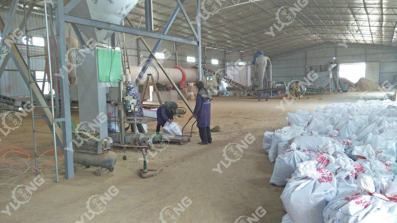 Three Roller Driven Wood Sawdust Pellet Press Machine with Ce