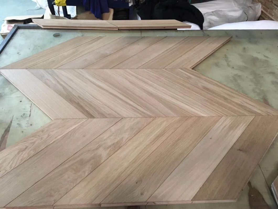 China Wholesale Gary Fishbone Oak Wood Laminated Flooring Manufacturer UV Oiled Oak Carbonized Fishbone Chevron Engineered Wooden Flooring