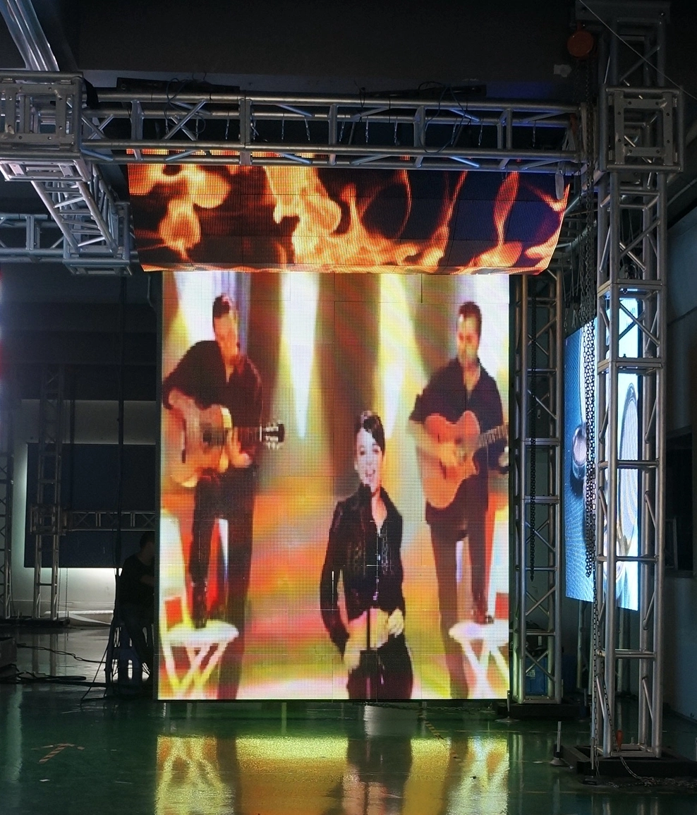 Creative Design IP65 LED Display Flexible LED Screen