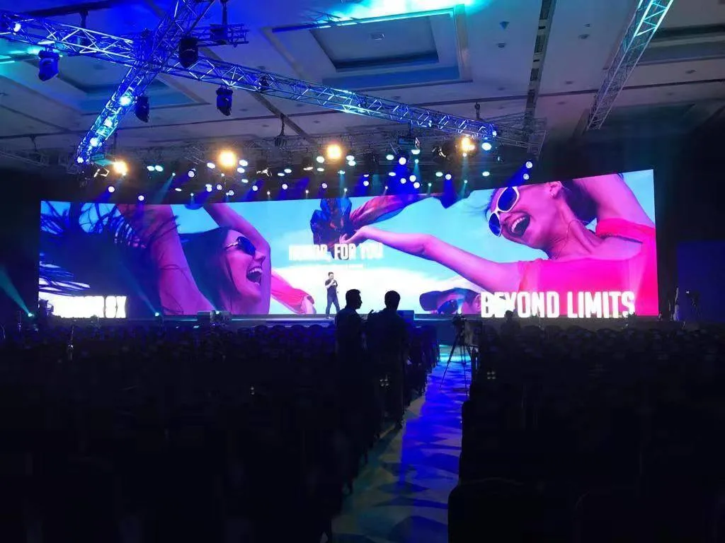 Indoor Rental P3.9 Curved LED Video Wall