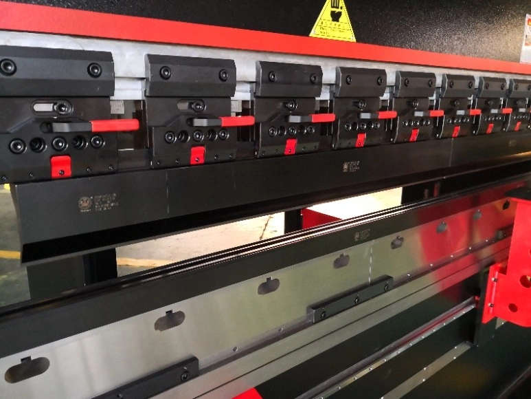 Full Automatic CNC Press Brake with Delem Da69t CNC System Sheet Metal 630t 2500 Press Brake