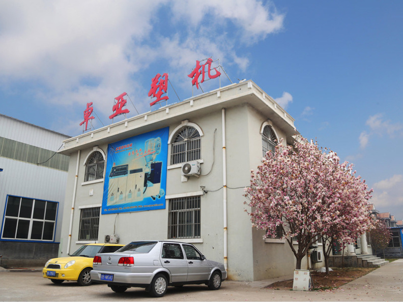 China Manufacturer Plastic Filament Extruding Machine Round Yarn Production Line PP Yarn Extruder