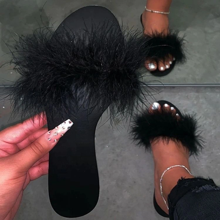 Comfortable Flat Outdoor Sandals Wholesale Fur Slippers for Women Ladies High Quality Fur Slides Slippers