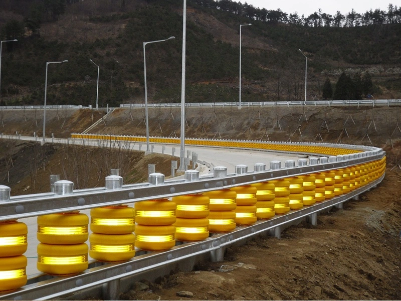 Motorway Safety Roller Barrier / Roller Safety Guardrail / Roadway Roller Guardrail