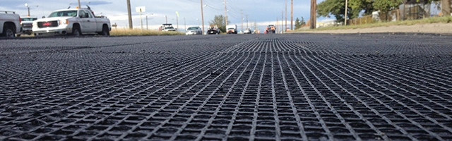 Airport Runways Taxiways Roads, Bridges Parking Lots Asphalt Crack Control Glass Geogrid Factry