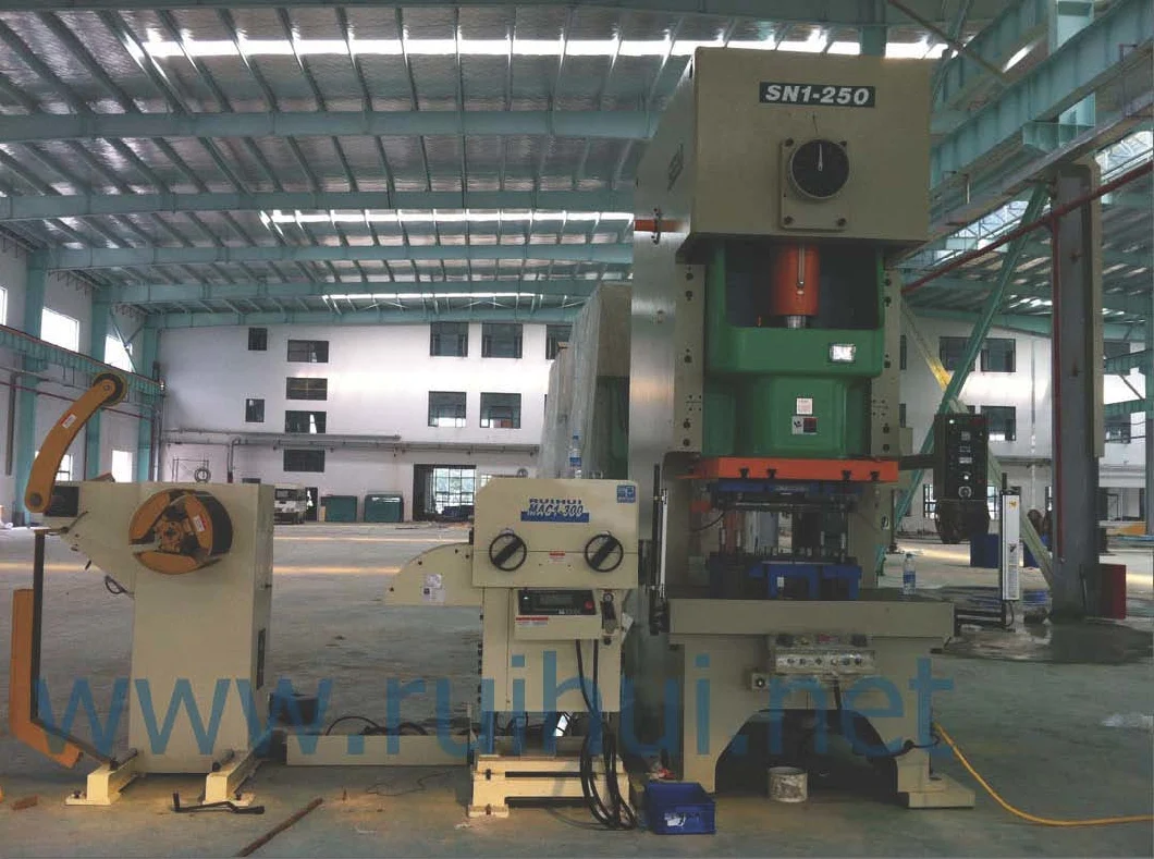 China Automation Nc Servo Feeder Machine with Uncoiler Straightener (MAC1-300)