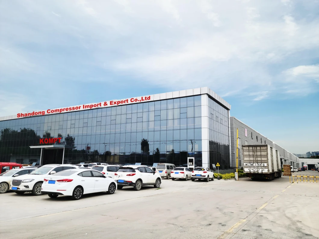 90kw 8bar Double-Stage Electric Screw Portable Air Compressor for Spray Painting