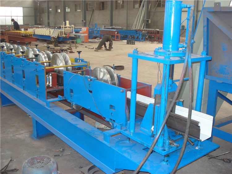 Metal Rain Water Seamless Guttering Making Machine