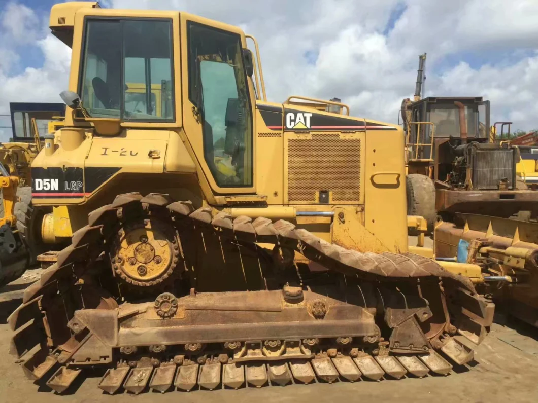 Lowest Price with High Quality Best Sale Used Cat D5n Crawler Bulldozer in Shanghai