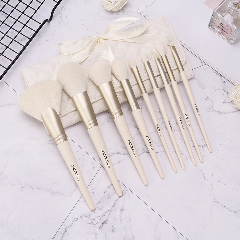 White Wooden Handle Cosmetic Brush Set with Synthetic Hair