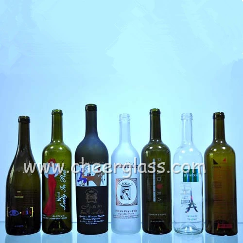 China Wholesale Green Glass Screen Printing Wine Bottle with Labels