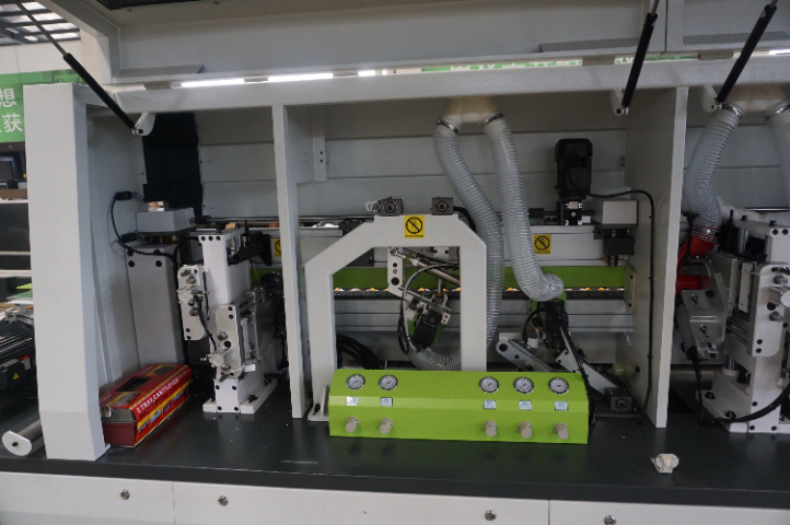 Sosn Full Automatic Edge Banding Machine for Furniture Door Cabinet