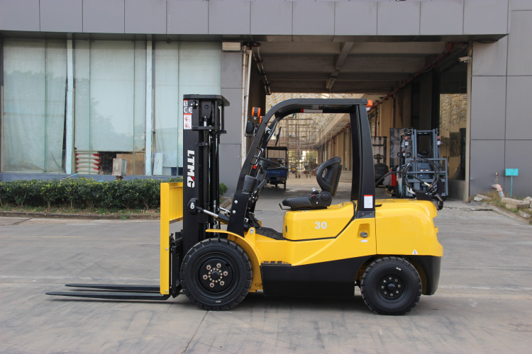 China Due-Fuel Fork Lift 3 Ton LPG Forklift with Nissan Engine