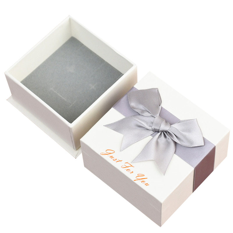Custom Logo Paper Jewelry Box with Ribbon Chain