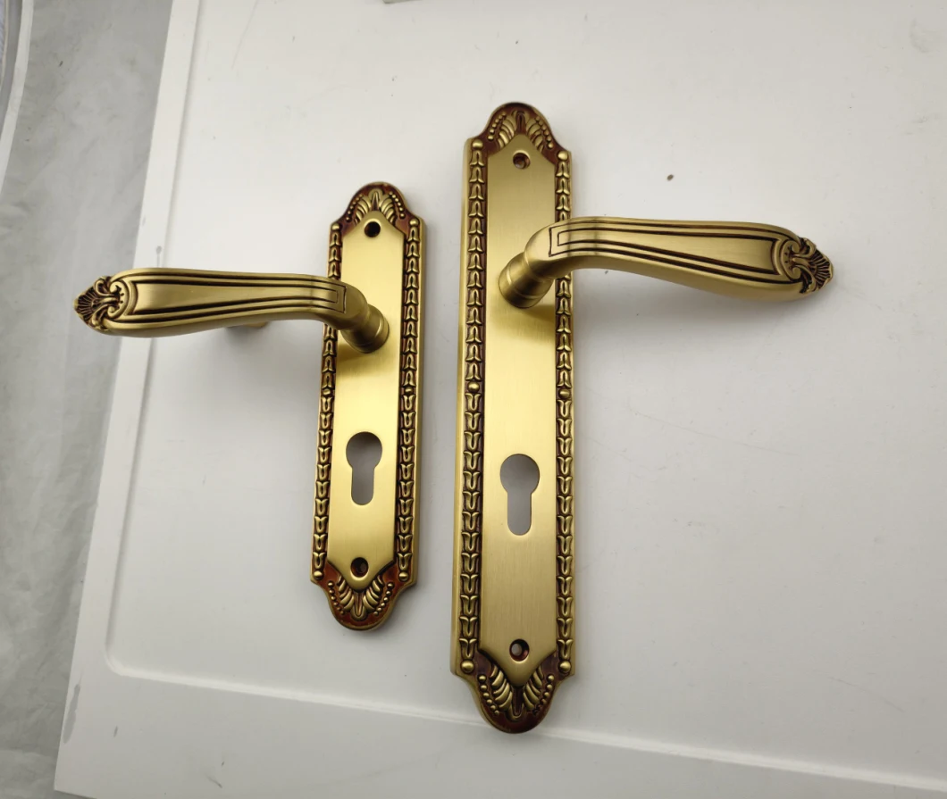 Simple Design Luxury Antique Brass Door Handle Lock (9696)