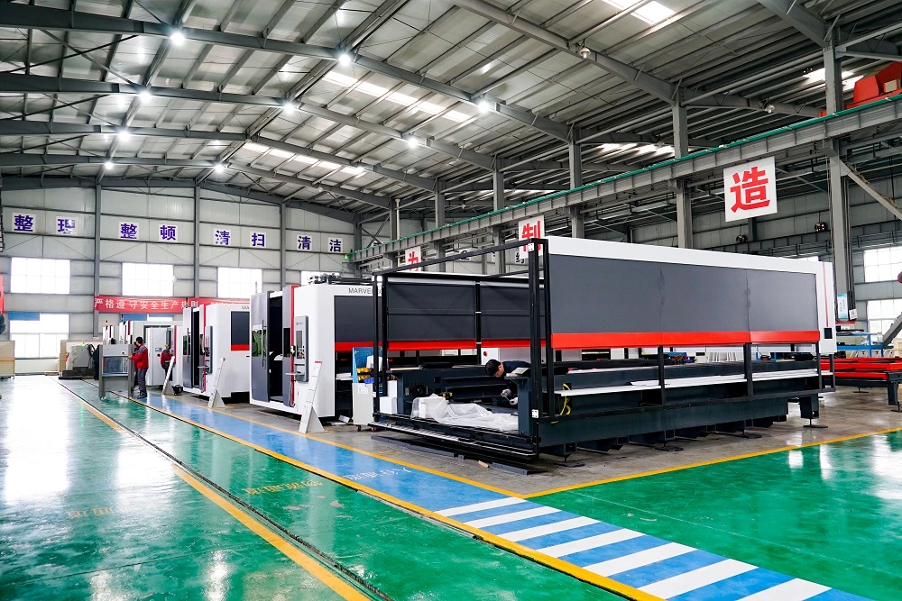 Wuhan Hgtech Metal Tube Plate 15000W/8000W Fiber Laser Cutting Machine for 10mm Carbon Steel