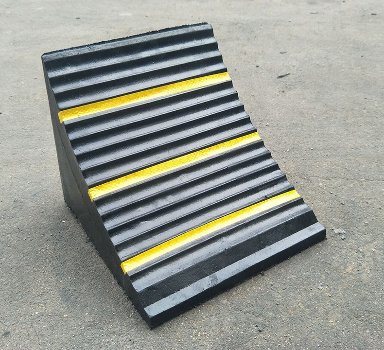 Rubber Stopper Truck Rubber Chock Wheel Block Wheel Chocks