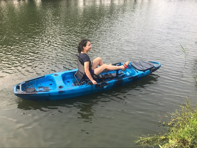 Fishing Kayak Rowing Boat Plastic with Pedal System