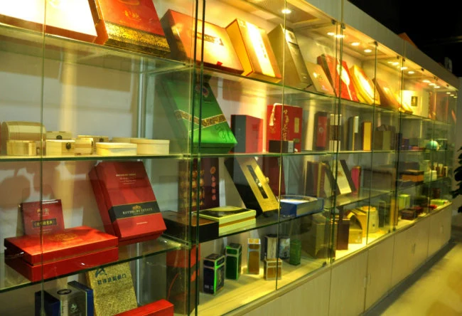 Customized Fancy Gift Paper Boxes for Cosmetic, Shoes, Clothing, Garment, Scarf, Packaging