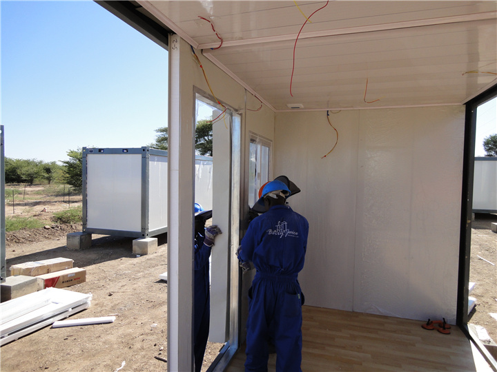 Customized New Prefab 20FT 40FT Luxury Container House for Sale
