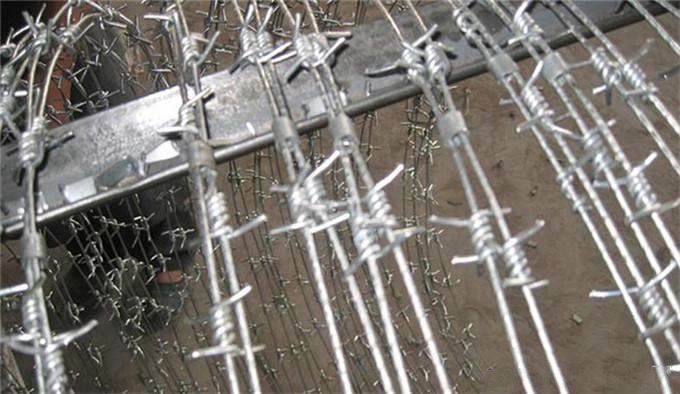 Galvanized /PVC Coated Barbed Wire Bwg 12/14/16 for Prison Security Fence