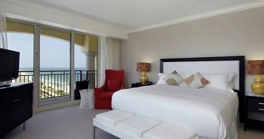 Modern Indoor Wood Furniture Hotel Furnishing Italian Style Bedroom Furniture