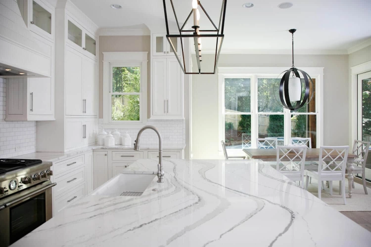 Italy Design Artificial Marble Looking Calacatta Quartz Stone for Kitchen Countertops