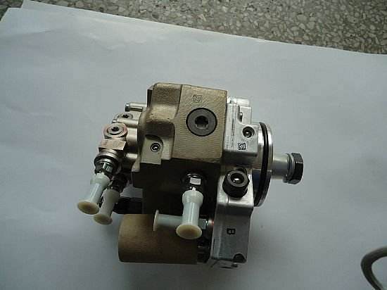 Hot Sale Car Parts Diesel Engine Part Fuel Injection Pump 0445020045