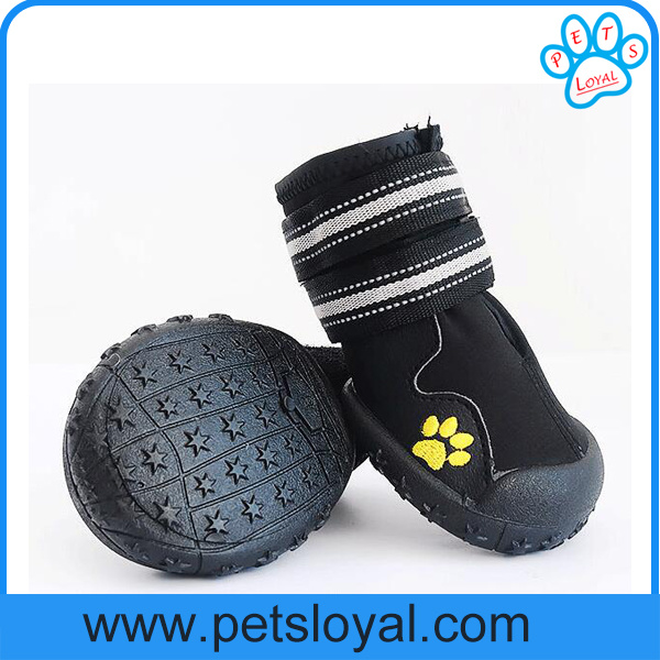 Factory Wholesale Medium and Large Luxury Pet Dog Shoes Supply