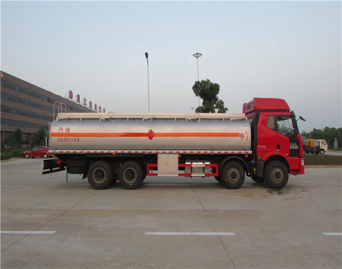 6000 Liters/7000 Liters/8000 Liters Mini Fuel Tank Truck for Sale