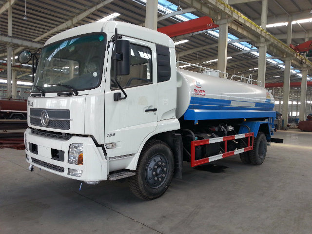 Sinotruck HOWO 10000 Litres 40000 Liters Diesel 4X4 Truck Oil for Trucker