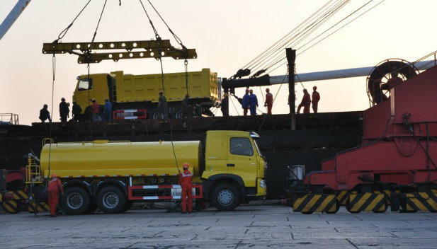 10000 Litres 40000 Liters Sinotruk Filter Fuel Tanker Truck Capacity