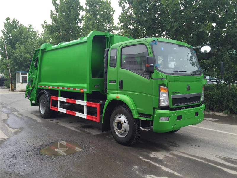 HOWO Medium Size 6000 Liters to 8000 Liters Garbage Compactor Truck