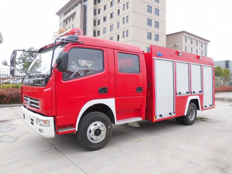 2000 Liters Size of Fire Pump Diesel Engine Firefighter Truck