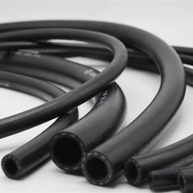 Braided Fiber Reinforced Smooth Finish Nitrile Rubber Fuel Oil Delivery Hose 300 PSI