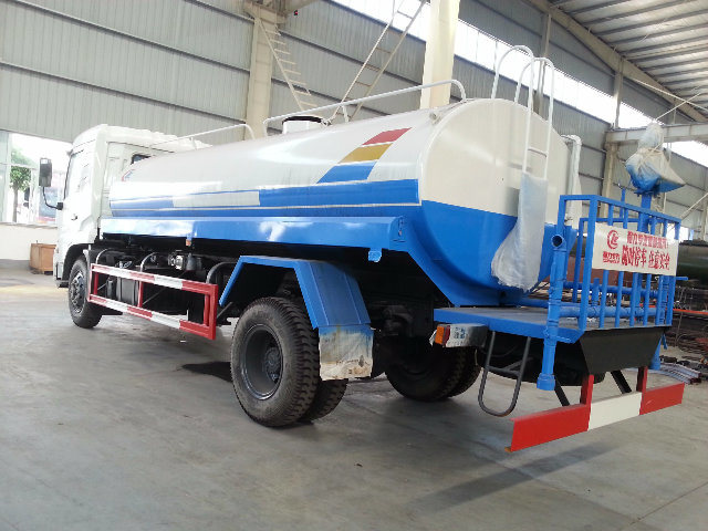 Sinotruck HOWO 10000 Litres 40000 Liters Diesel 4X4 Truck Oil for Trucker