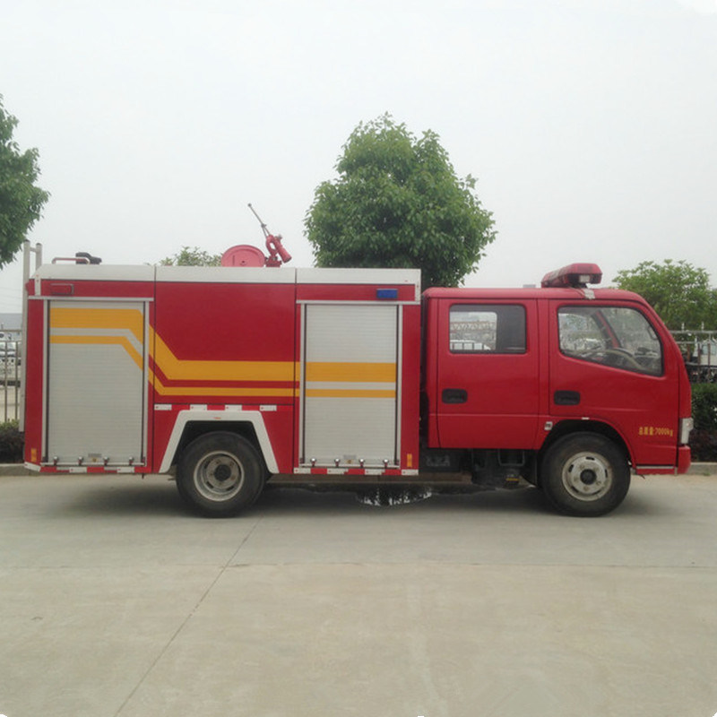 Dongfeng HOWO 2WD 4WD New Standard Water Spray Cannon Foam Pump Rescue Fire Truck Specifications Fire Fighting Truck Price