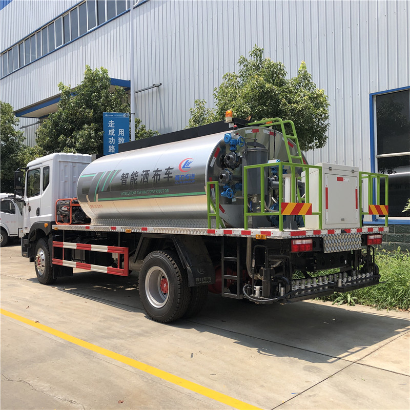 10000 Liters to 12000 Liters Sinotruck HOWO 4X2 290HP Stainless Steel Asphalt Spray Truck