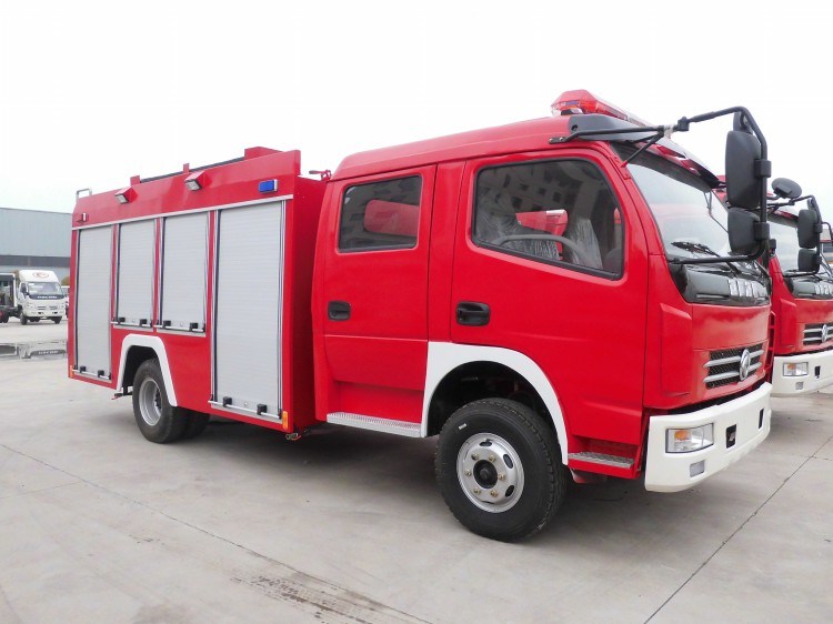 2000 Liters Size of Fire Pump Diesel Engine Firefighter Truck