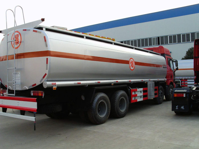 China Dongfeng 4*2 Fuel Tanker Truck Capacity 5000 Liters for Sale