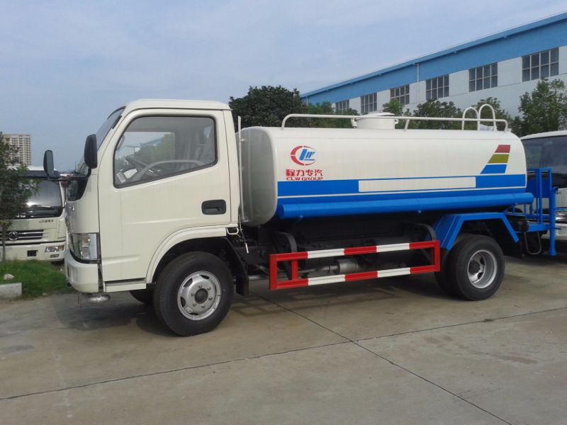 Sinotruk HOWO 4*2 140HP 8000 Liters Sprinkler Water Truck